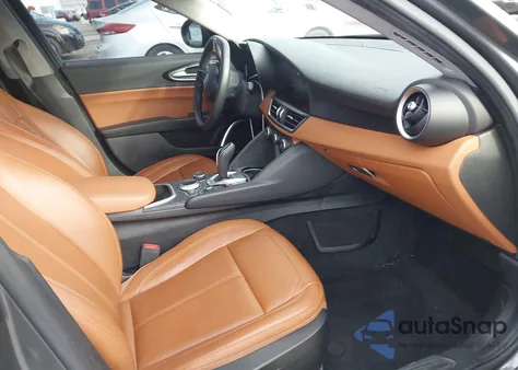 2020 Alfa Romeo Giulia Rwd z USA, uszkodzony, nr VIN ZARFAMAN2L7638132